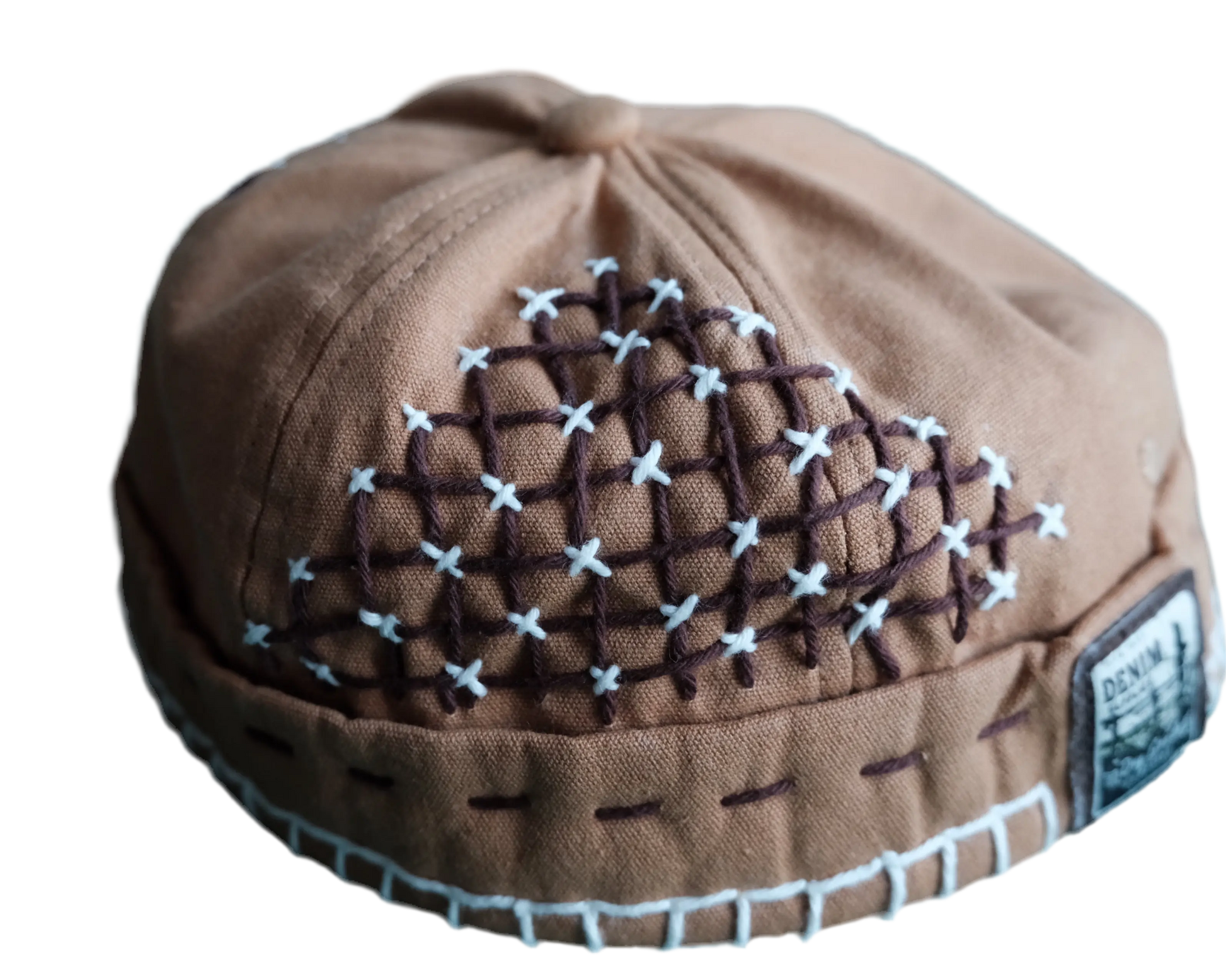 Recycled/upcycled cap with embroidery in a kaki colour